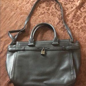 Crossbody bucket tote